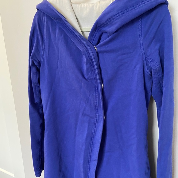 Lululemon Sweater - Picture 6 of 8